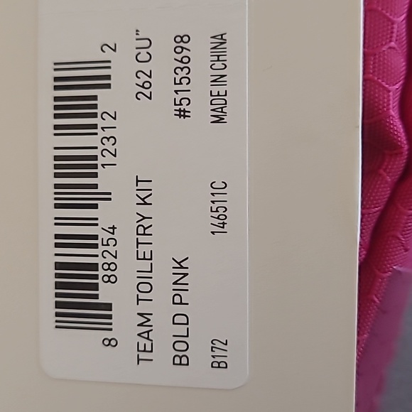 👝Adidas Team Toiletry Bag - Picture 10 of 13